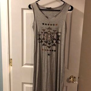 Sleeveless maxi dress